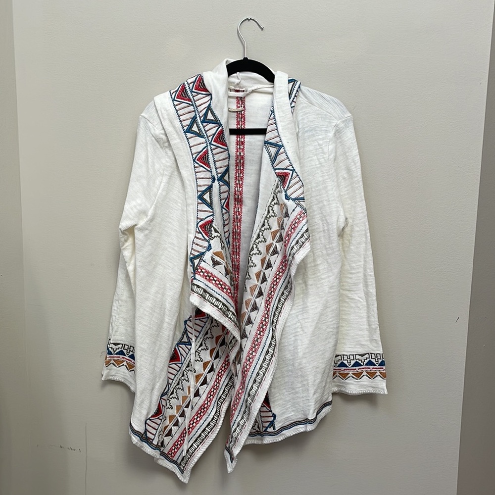 Paparazzi NWT white embroidered sweater